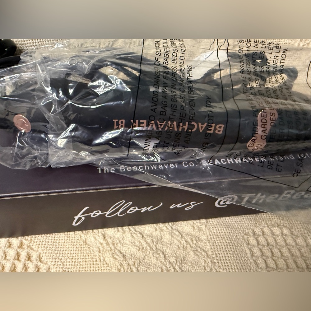 Beachwaver B1.25 Rotating Curling Iron – Rose Gold Brand New in Box – Never Used